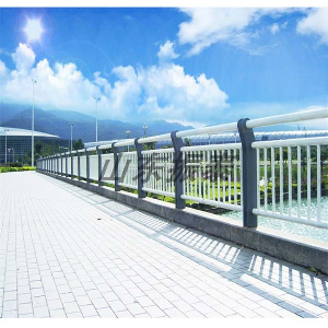 山東防撞護欄價格